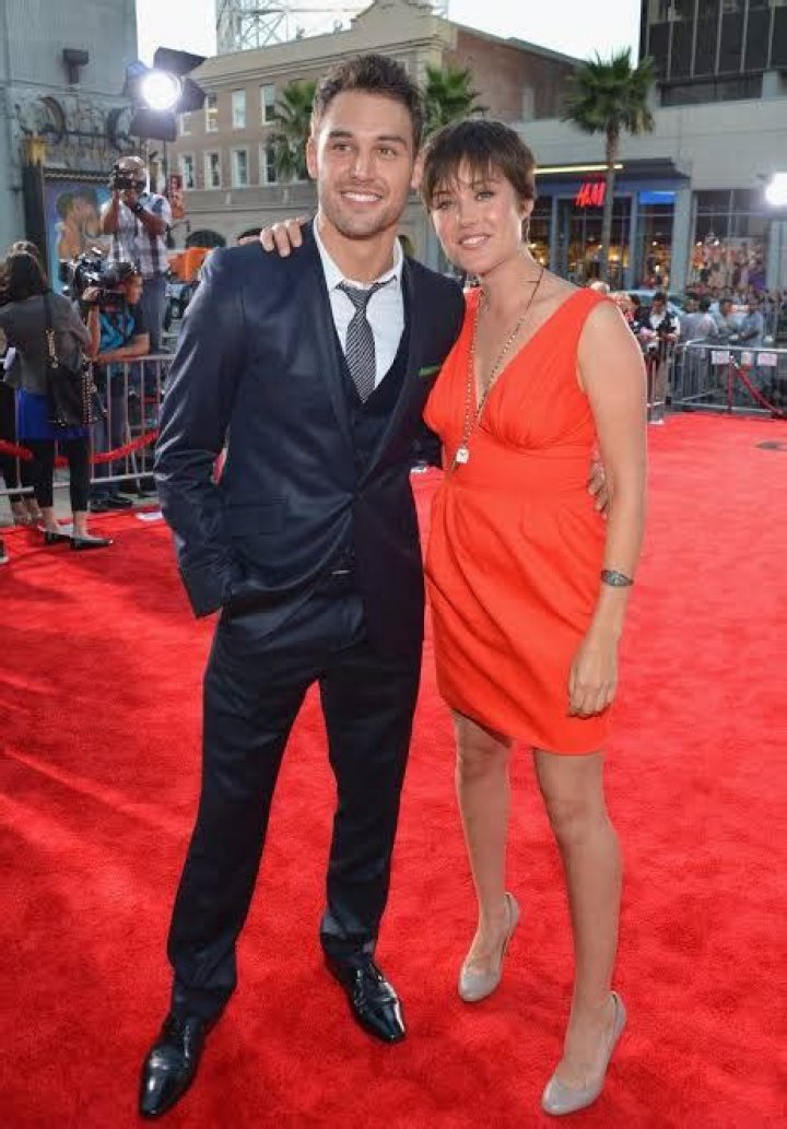 Alex Boone Biography, Age, Height, Wife, Net Worth, Family