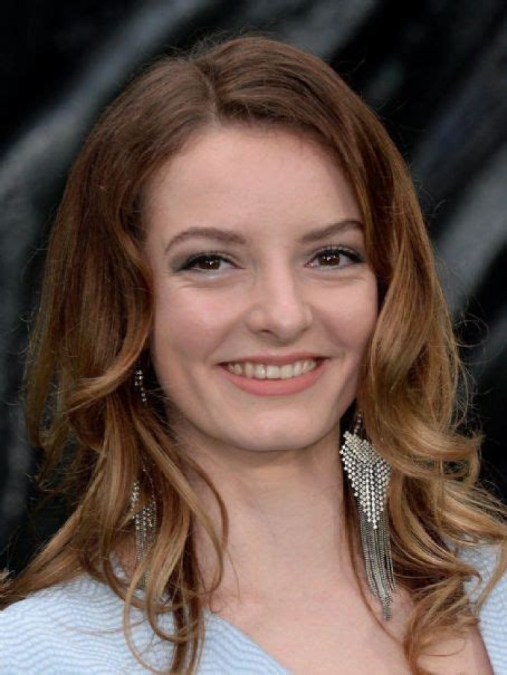 Dakota Blue Richards Biography, Age, Height, Husband, Net Worth, Family