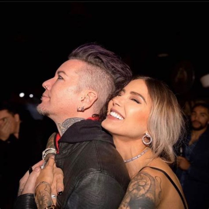 DJ Ashba Biography, Age, Height, Wife, Net Worth, Family
