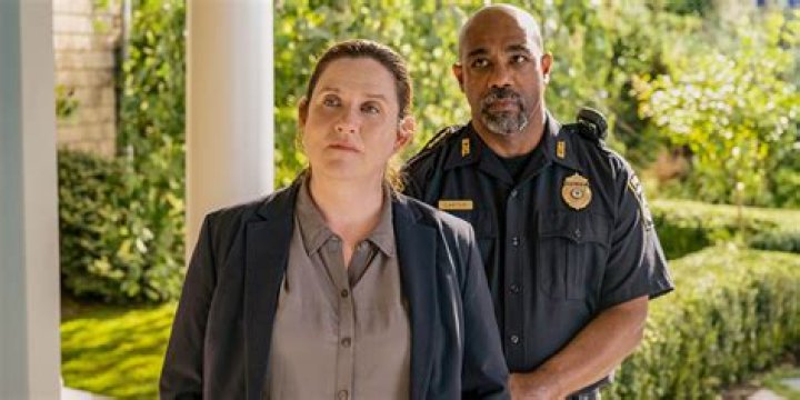Donna Lynne Champlin Biography, Age, Height, Husband, Net Worth, Family