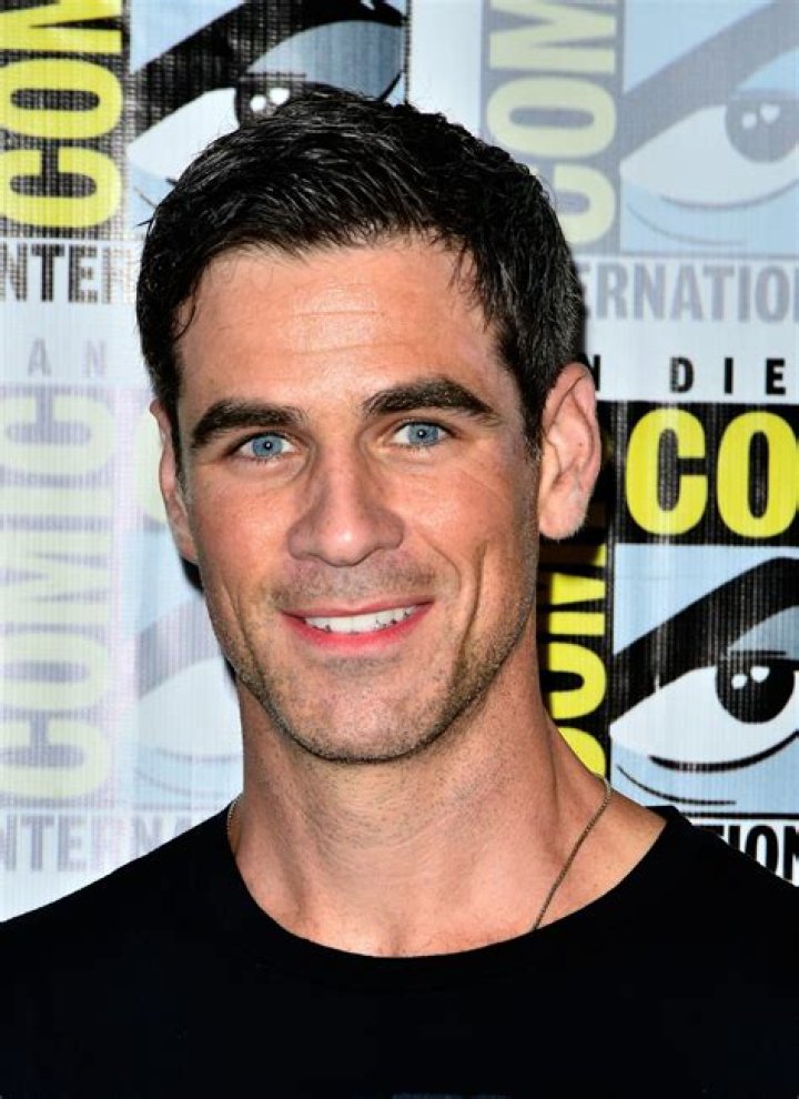 Eddie Cahill Biography, Age, Height, Wife, Net Worth, Family
