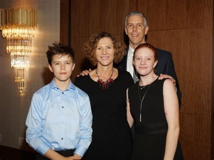 Lawrence McCutcheon Biography, Age, Height, Wife, Net Worth, Family