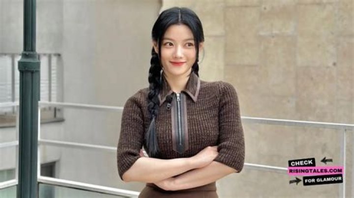 Lee Yoo-ri Biography, Age, Height, Husband, Net Worth, Family