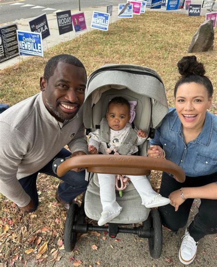 Levar Stoney Biography, Age, Height, Wife, Net Worth, Family