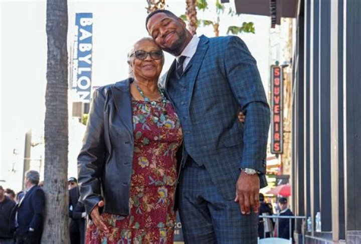 Michael Strahan Biography, Age, Height, Wife, Net Worth, Family