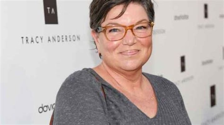 Mindy Cohn Biography, Age, Height, Husband, Net Worth, Family