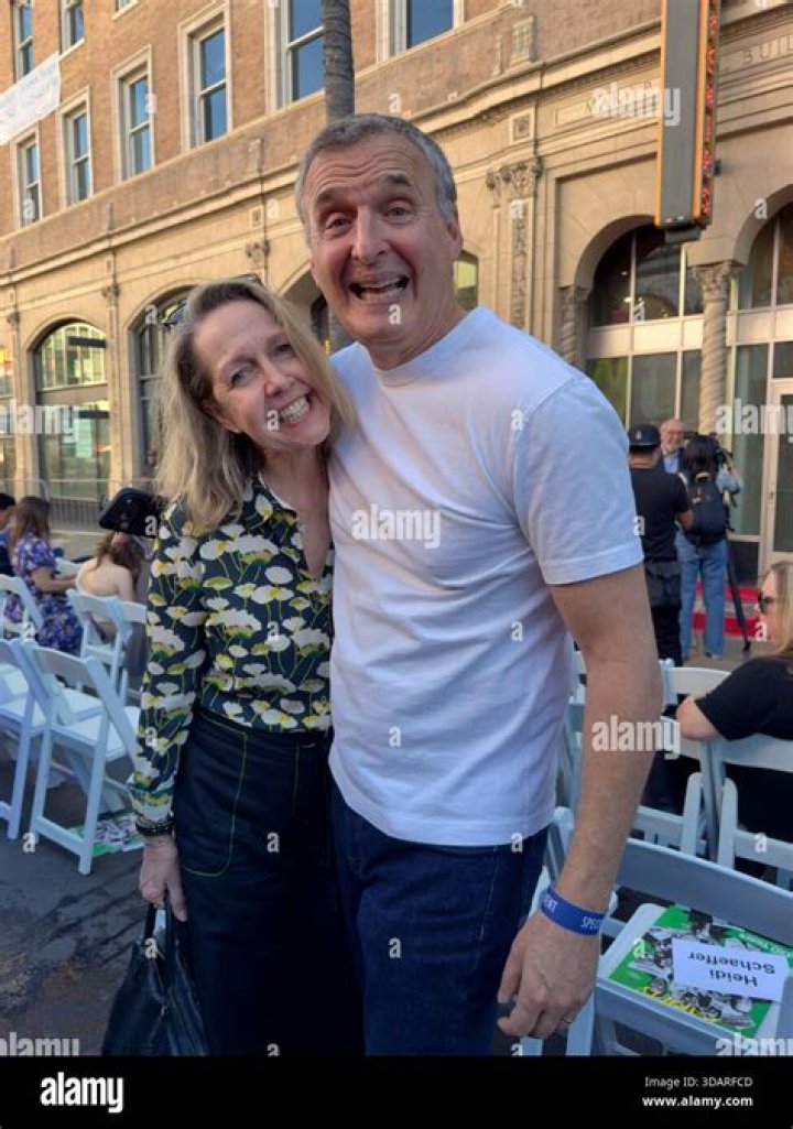 Phil Rosenthal Biography, Age, Height, Wife, Net Worth, Family